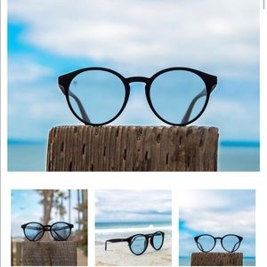 NWOT Blenders Sunglasses: Coast Club Ace